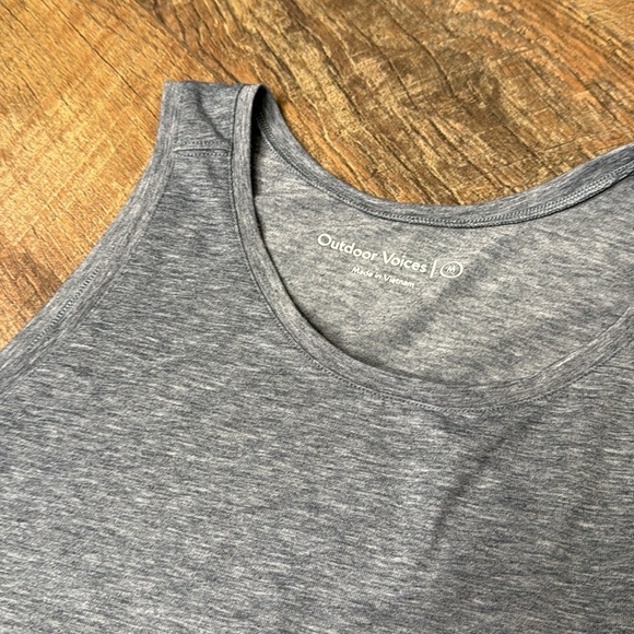 Outdoor voices heathered blue grey fast track tank size medium - Picture 3 of 8